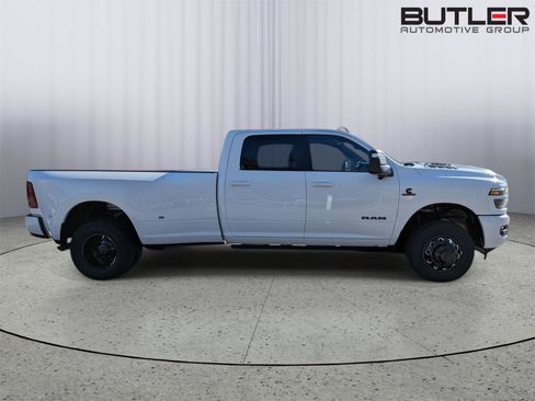 New 2026 RAM 3500 Laramie AWD/4WD image 7