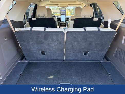 Used 2020 Ford Explorer Platinum w/ Premium Technology Package image 11