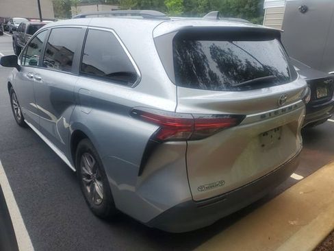Used 2021 Toyota Sienna LE FWD image 6