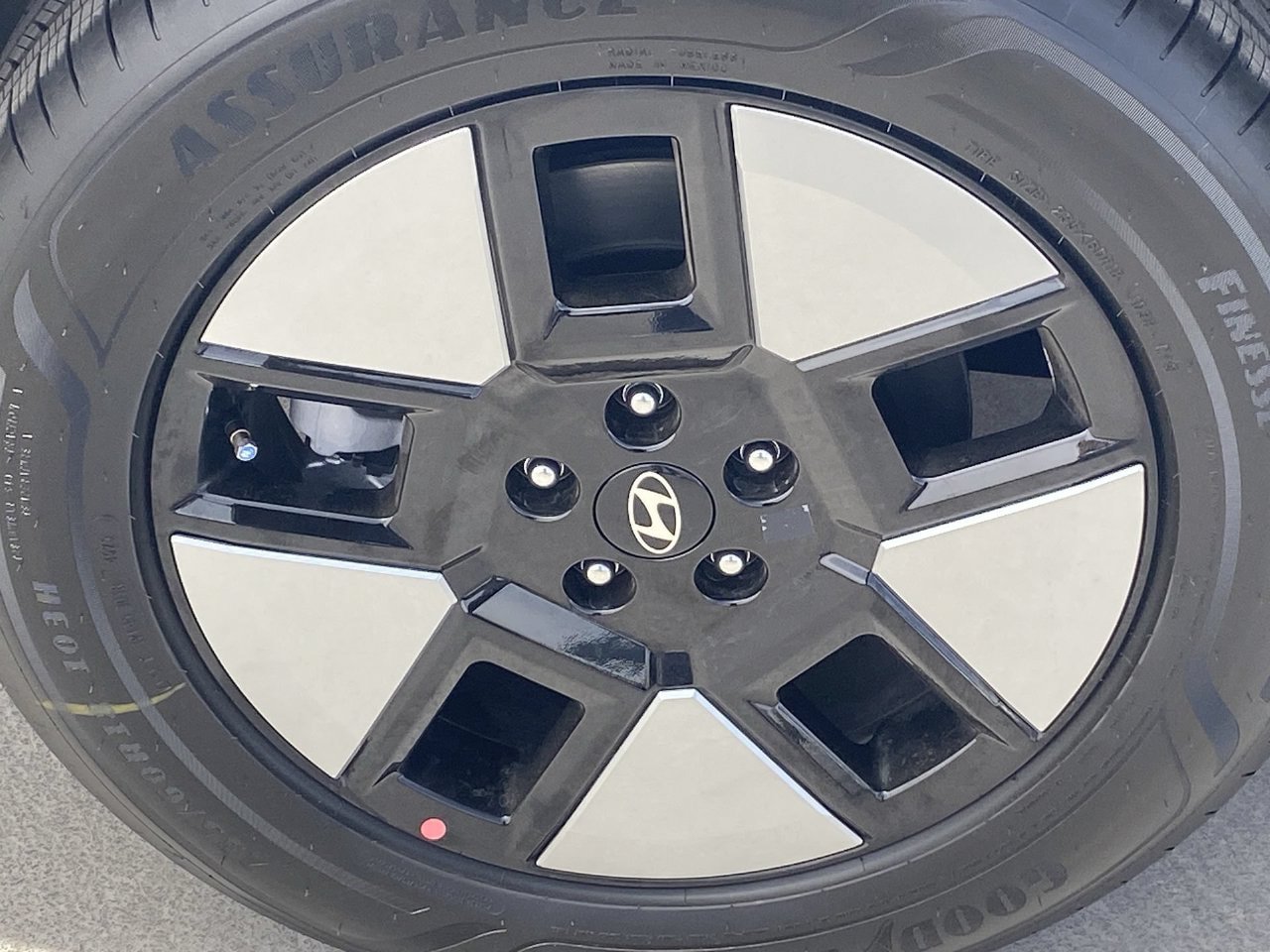 Certified 2026 Hyundai Santa Fe SEL AWD/4WD image 9