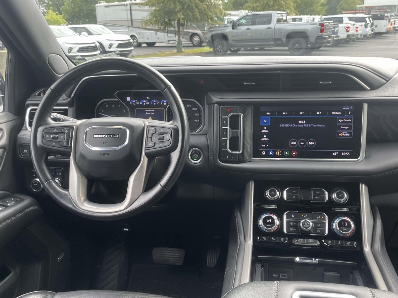 Used 2021 GMC Yukon XL Denali w/ Denali Premium Package AWD/4WD image 14