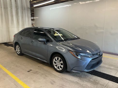 Used 2025 Toyota Corolla LE FWD image 1