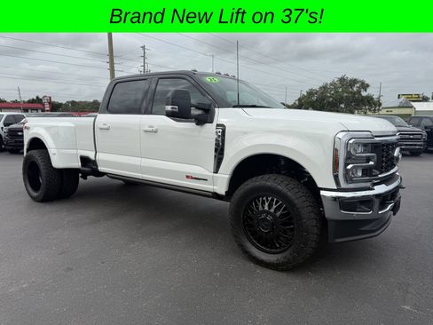 Used 2025 Ford F350 Lariat w/ Lariat Ultimate Package AWD/4WD image 2