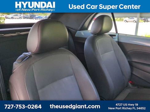 Used 2013 Volkswagen Beetle 2.5 FWD image 6