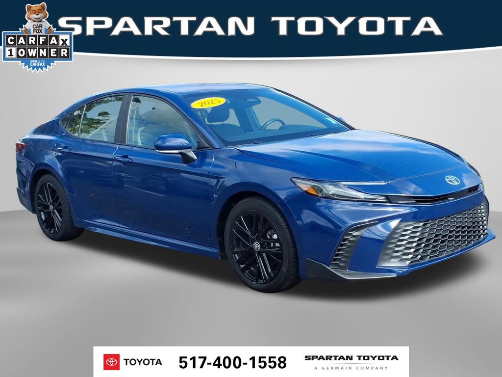 Used 2025 Toyota Camry SE FWD image 5