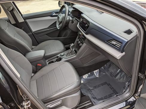 Certified 2023 Volkswagen Taos SE w/ Panoramic Sunroof Package AWD/4WD image 22