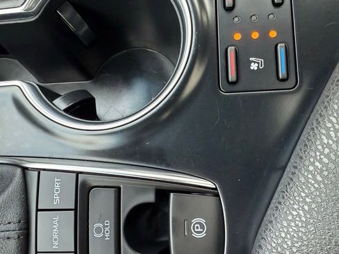 Used 2020 Toyota Camry XSE image 36