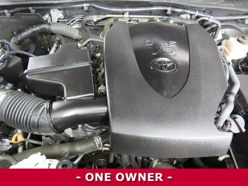 Used 2018 Toyota Tacoma SR5 image 23