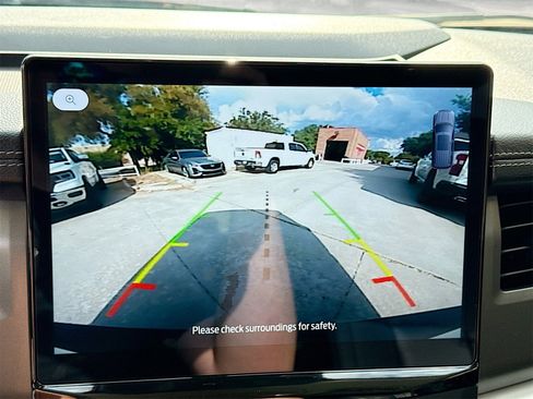 Used 2024 Ford Expedition XLT image 14