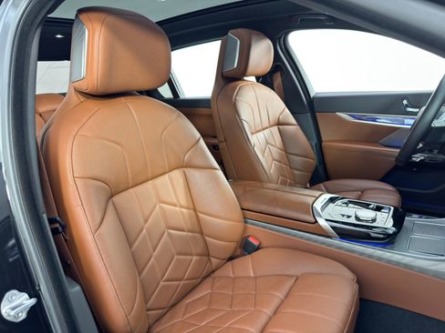 Used 2024 BMW i7 eDrive50 w/ M Sport Package image 45