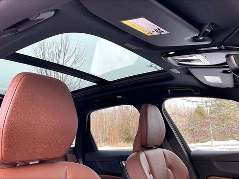 Used 2022 Volvo XC60 B5 Momentum image 13