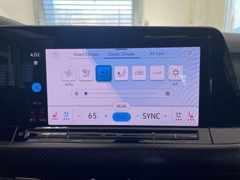 Certified 2023 Volkswagen Golf 20th Anniversary Edition image 17