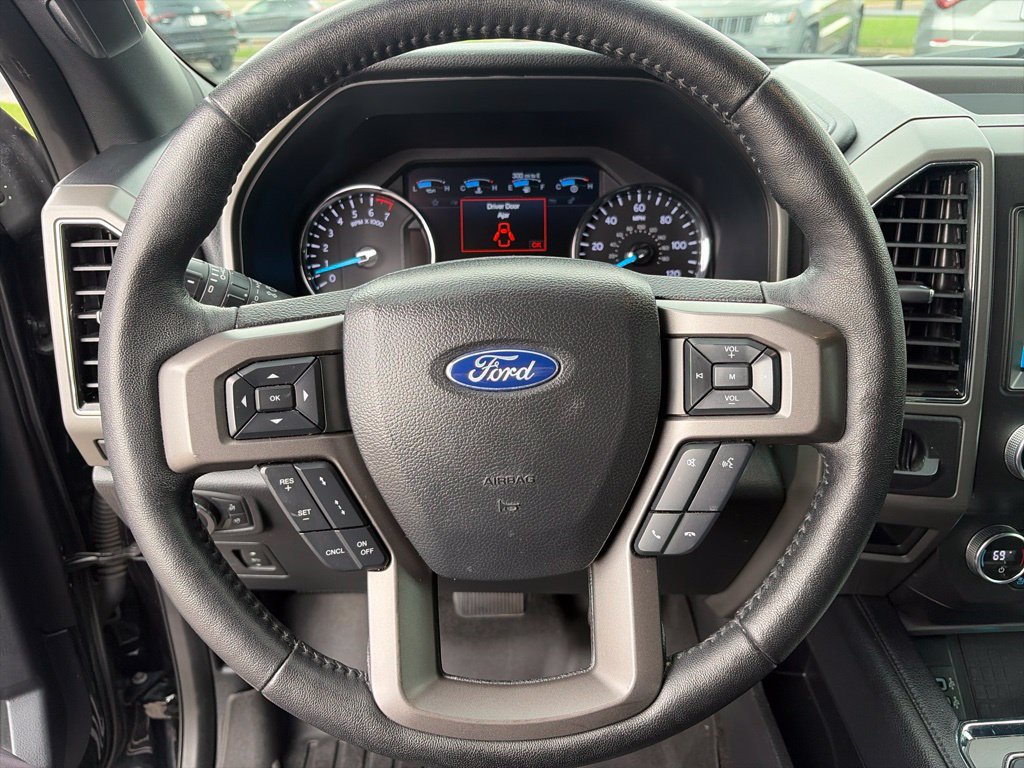 Used 2019 Ford Expedition Max XLT w/ Equipment Group 202A AWD/4WD image 11