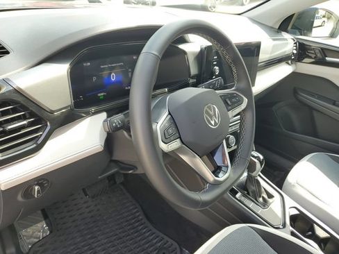 Certified 2025 Volkswagen Taos S FWD image 18