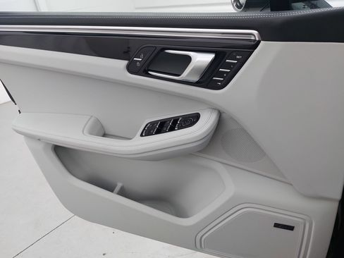 New 2026 Porsche Macan S image 29
