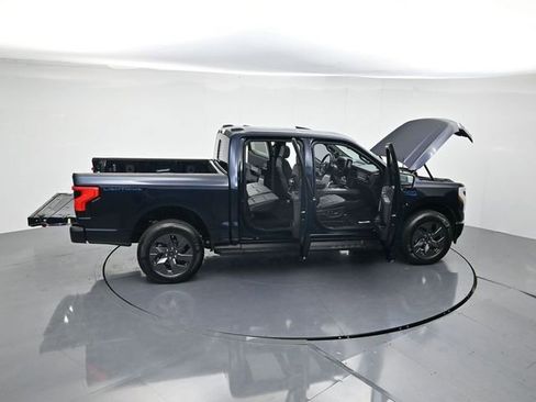 Used 2024 Ford F150 Lightning Lariat image 41
