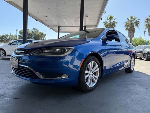 Used 2015 Chrysler 200 Limited image 2