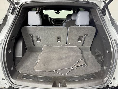 Used 2022 Buick Enclave Essence w/ Sound and Sites Package image 17