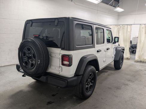 Used 2022 Jeep Wrangler Unlimited Sport AWD/4WD image 7