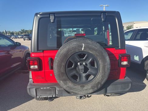 Used 2019 Jeep Wrangler Sport image 3