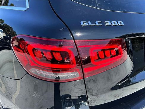 Used 2022 Mercedes-Benz GLC 300 w/ Premium Package Lite image 27
