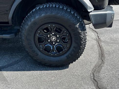 Used 2024 Ford Bronco Wildtrak image 7