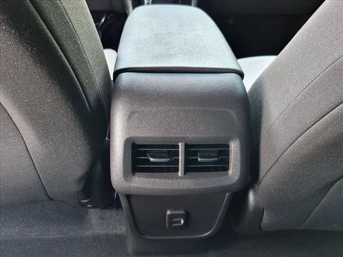 Used 2022 Chevrolet Equinox LS FWD image 16