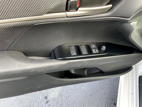 Certified 2025 Toyota Camry SE image 9