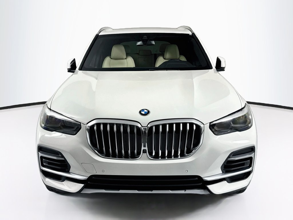 Used 2022 BMW X5 sDrive40i w/ Parking Assistance Package RWD image 2