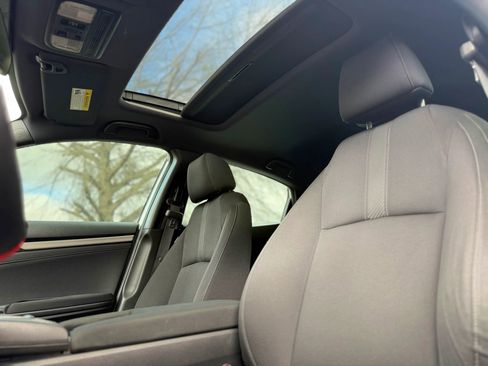 Used 2019 Honda Civic EX image 10