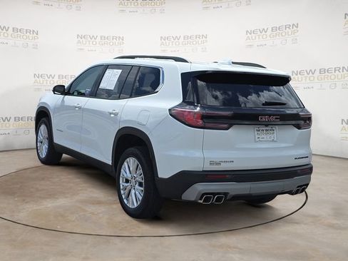 Used 2024 GMC Acadia Elevation FWD image 3