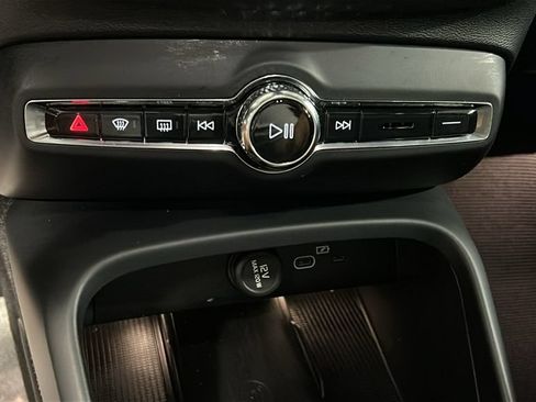 Certified 2023 Volvo C40 P8 Recharge Plus AWD/4WD image 18