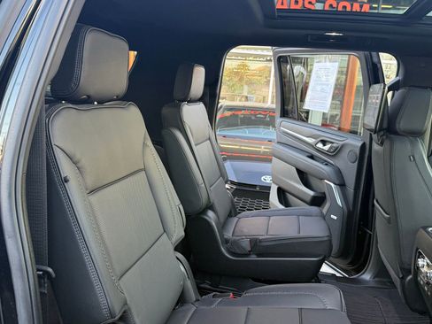 Used 2024 GMC Yukon XL Denali w/ Advanced Technology Package image 26