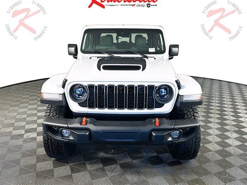 New 2025 Jeep Gladiator Mojave image 2