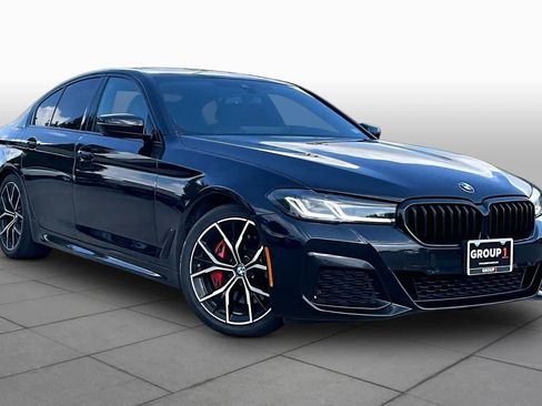 Used 2022 BMW 530i w/ M Sport Package RWD image 3