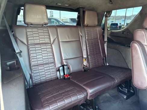 Certified 2022 Cadillac Escalade Sport Platinum w/ Heavy-Duty Trailer Package image 19