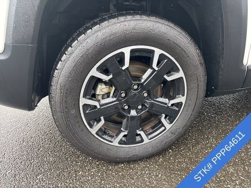 Used 2023 Jeep Renegade Latitude AWD/4WD image 4