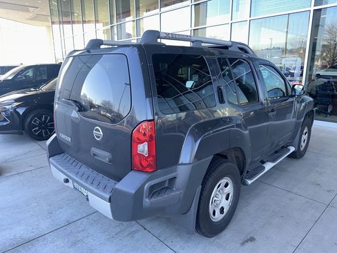 Used 2015 Nissan Xterra X image 2
