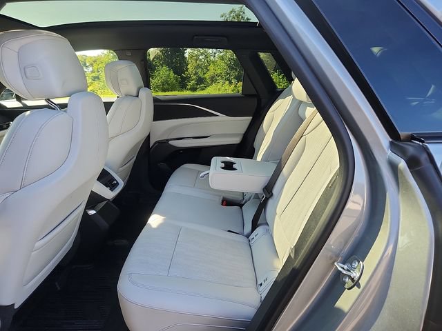 Used 2025 Cadillac Lyriq Luxury RWD image 10