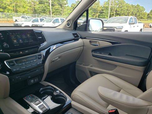 Used 2021 Honda Pilot Touring image 25