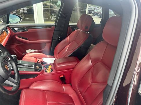 Used 2023 Porsche Macan Turbo AWD/4WD image 27