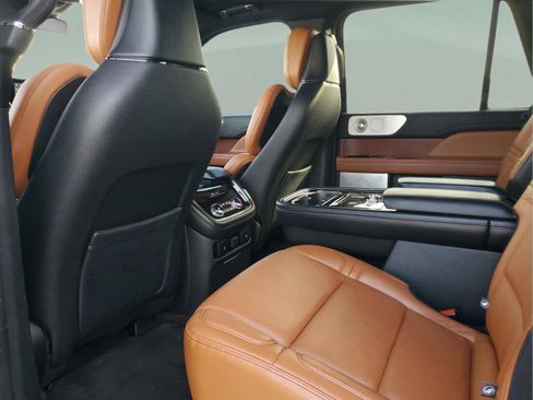 Used 2020 Lincoln Navigator Reserve w/ Luxury Package AWD/4WD image 5