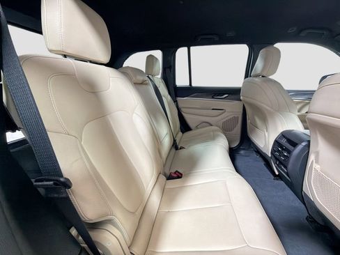 Used 2023 Jeep Grand Cherokee Limited AWD/4WD image 30