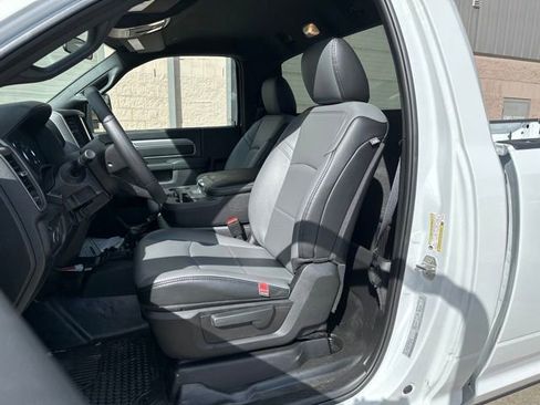 New 2024 RAM 2500 Tradesman w/ Chrome Appearance Group image 3