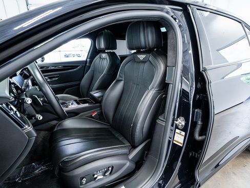 Used 2020 Bentley Flying Spur W12 image 38