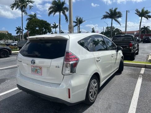 Used 2016 Toyota Prius V Three image 5