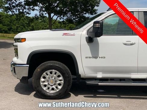 Used 2026 Chevrolet Silverado 2500 LT AWD/4WD image 10