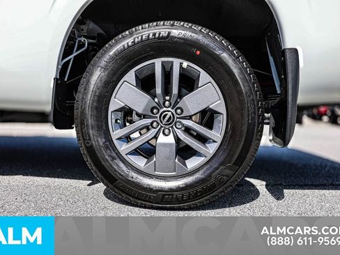 Certified 2025 Nissan Frontier SV image 18
