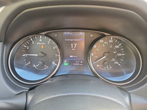 Used 2019 Nissan Rogue SV image 25