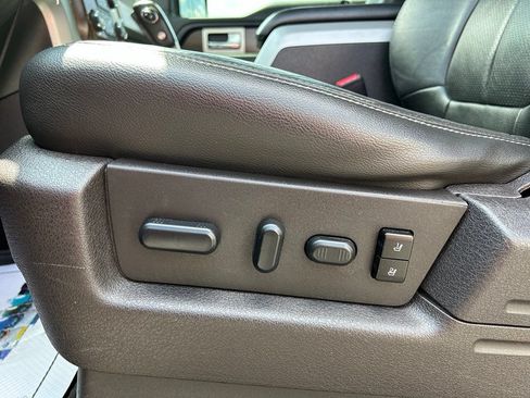 Used 2014 Ford F150 Lariat w/ Equipment Group 502A Luxury AWD/4WD image 17